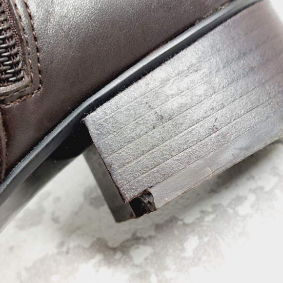 Worthington Brown Leather Stacked Heel Elastic Gore Ankle Boots V741 - Picture 11 of 12